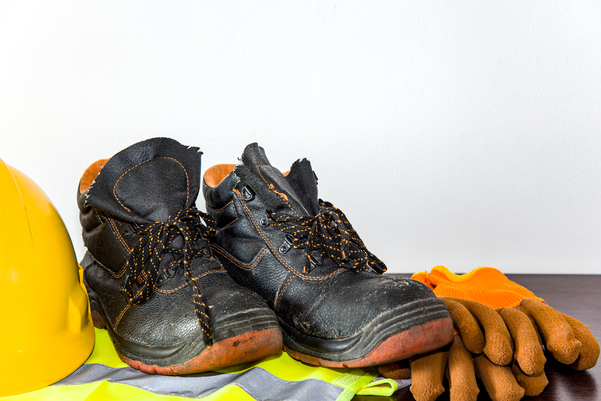 Primerna delovna obutev lahko prepreči marsikatero poškodbo